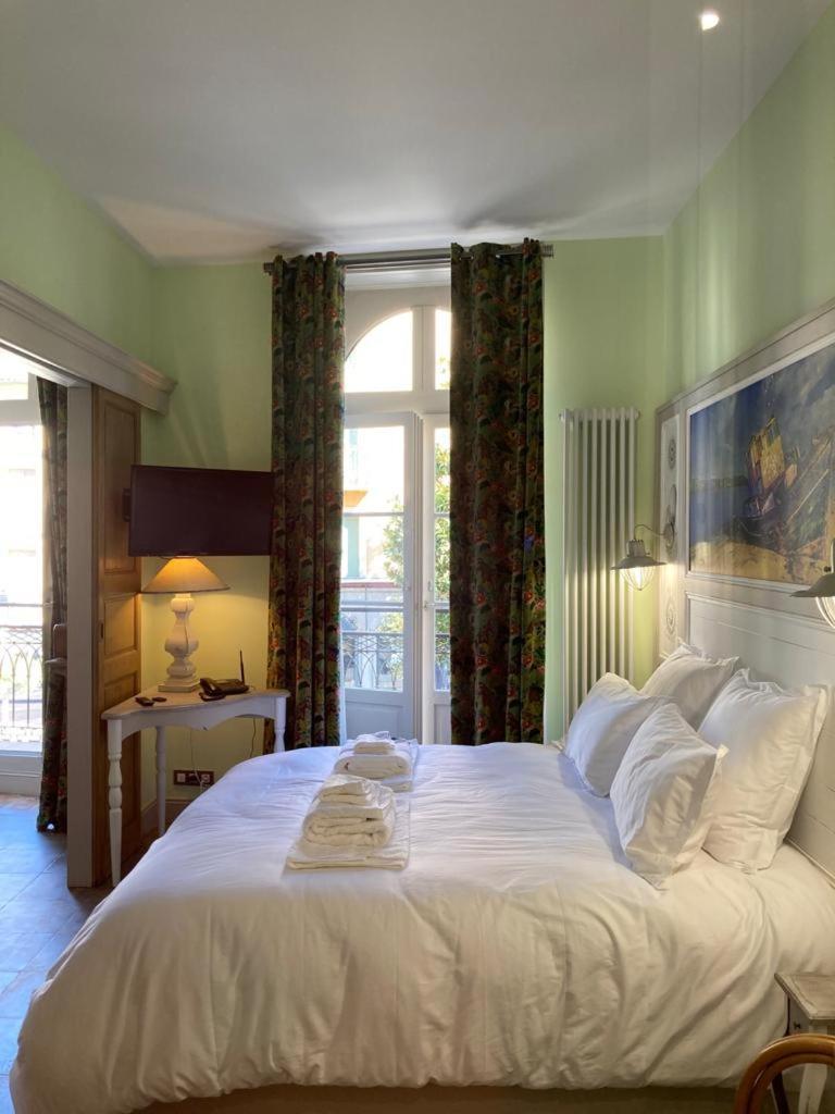 Mes A Moi In Pezenas - Appartements De Charme - Baignoire Balneo Exterior photo