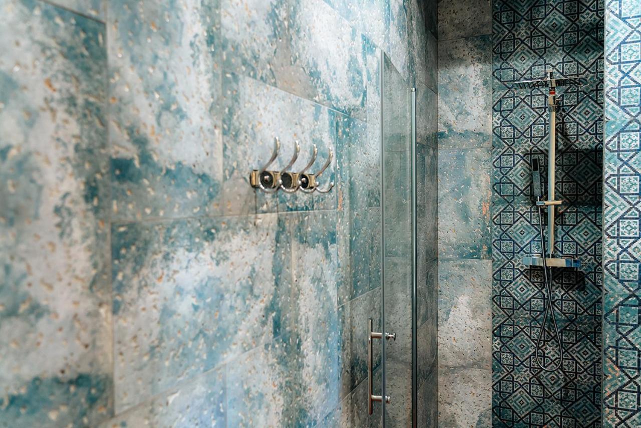 Mes A Moi In Pezenas - Appartements De Charme - Baignoire Balneo Exterior photo